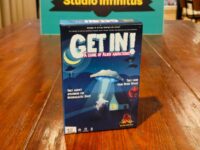 Buitenaardse bezoekers zetten de woonkamer op stelten in het nieuwe spel Get In!